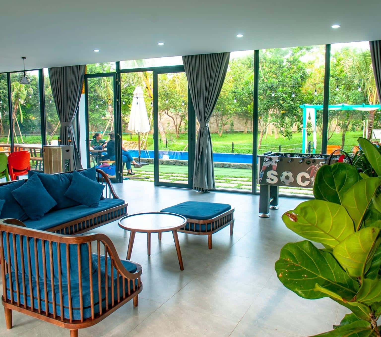 phong-khach-villa-18-tan-view-bungalow-villa-homestay-ba-vi-ha-noi-03