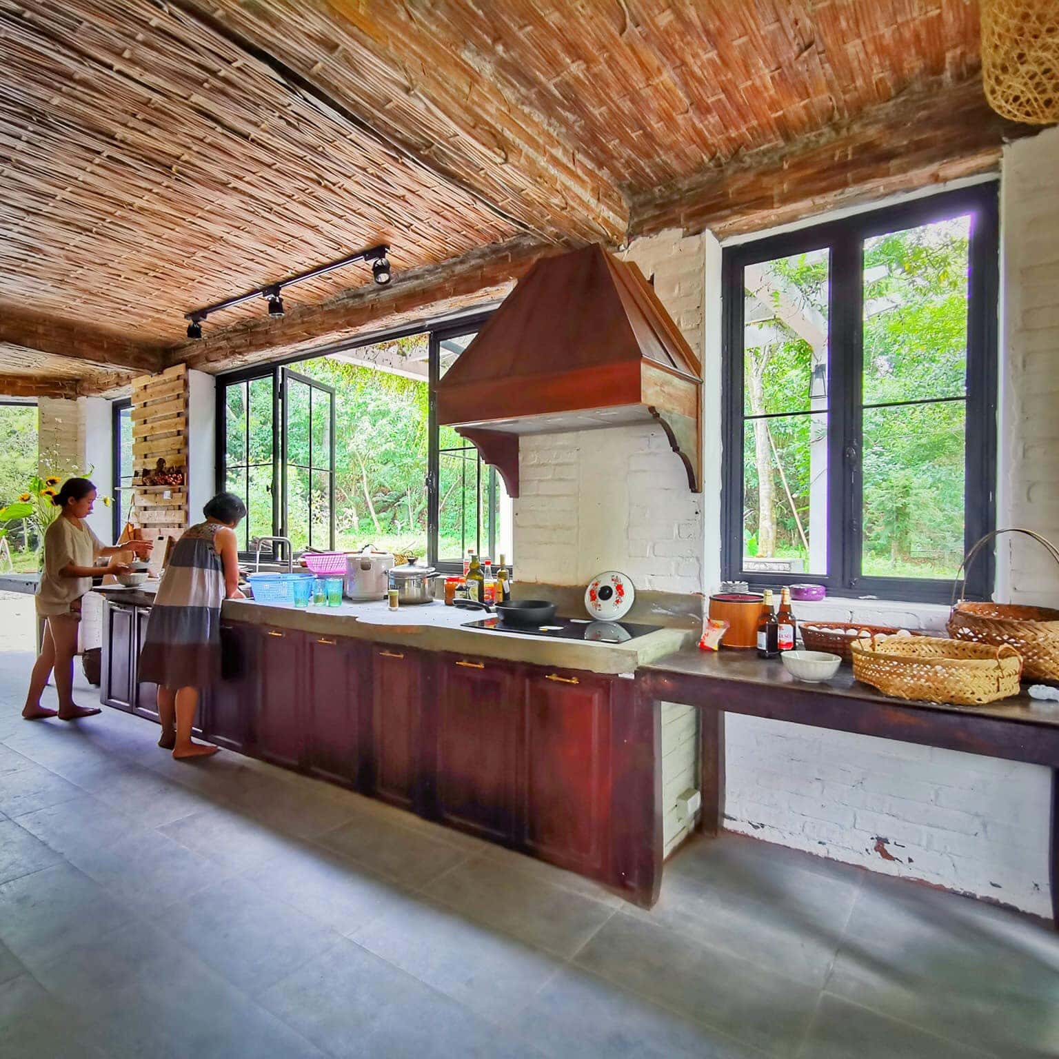 phong bep farmstay b e e vuon co thom homestay hoa binh
