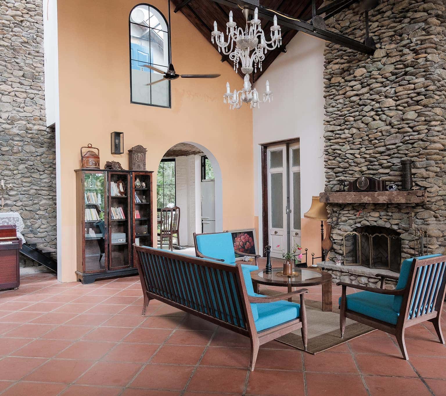 phong khach farmstay b e e vuon co thom homestay hoa binh