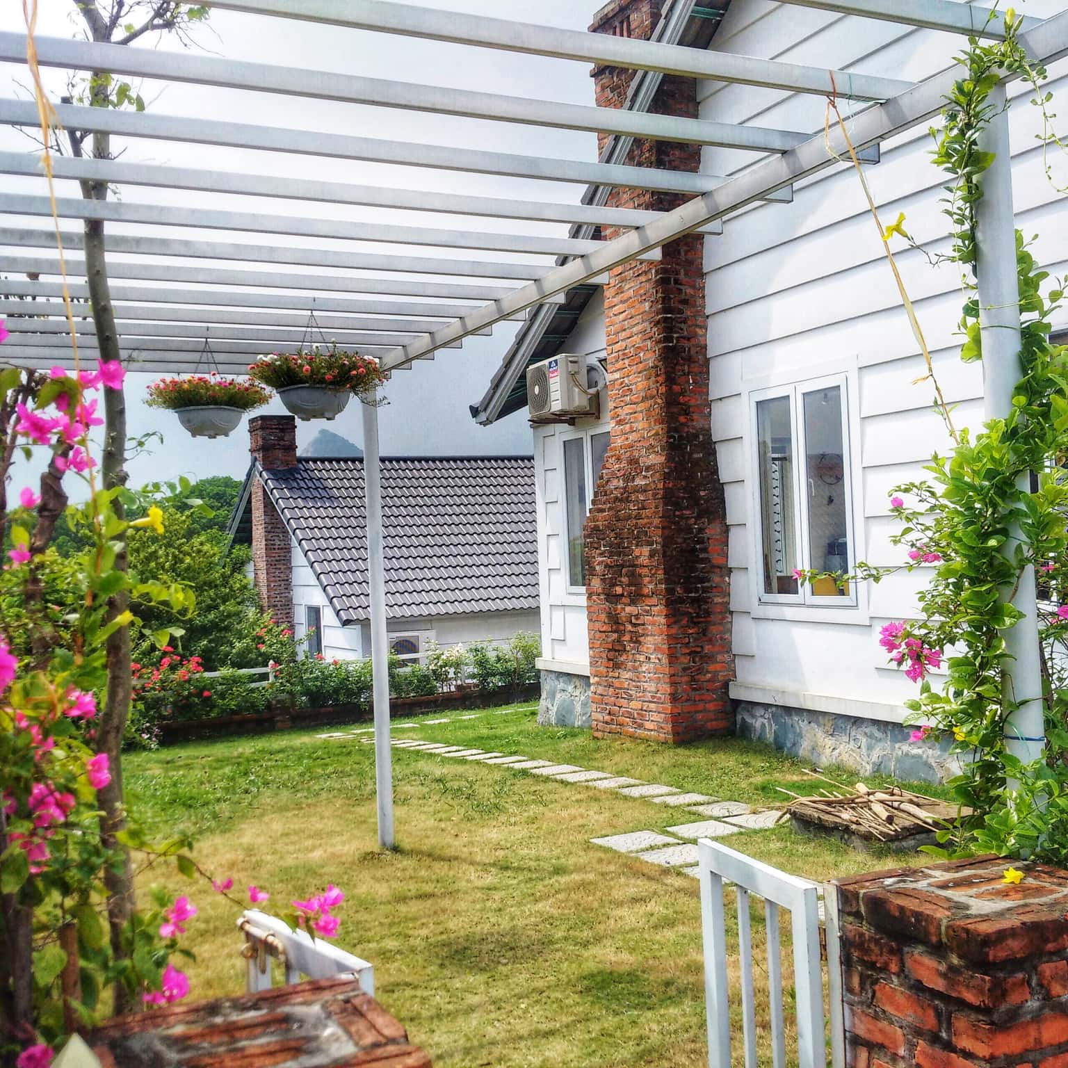 khong gian monkey house villa homestay hoa binh