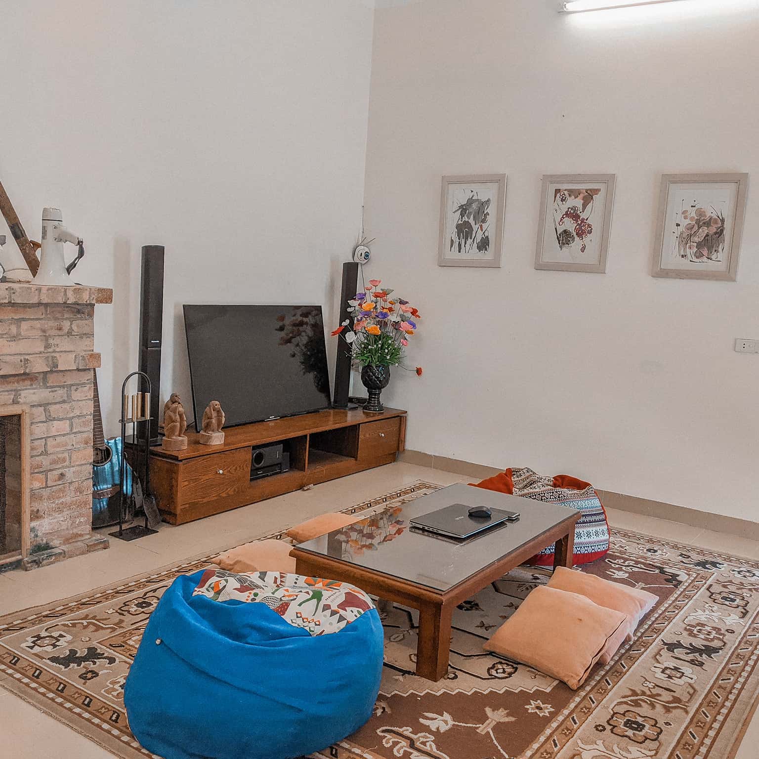 phong khach sunday villa club house homestay hoa binh