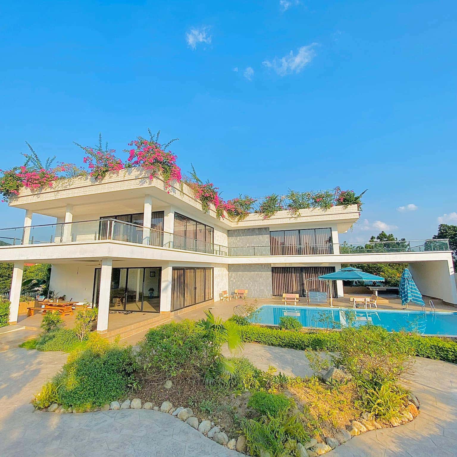 Lakeview Villa - Villa trên đồi cỏ xanh mướt