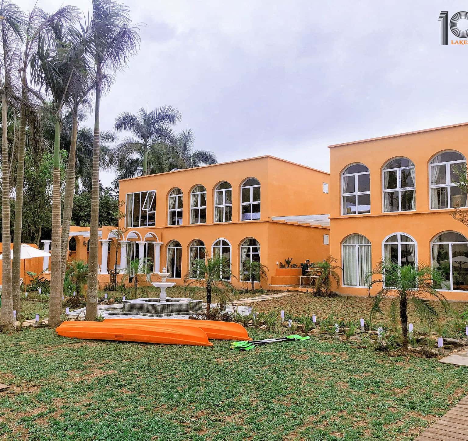 1001 Lakeside Villa - Lộ diện tiểu vương quốc với phong cách trang trí độc lạ 