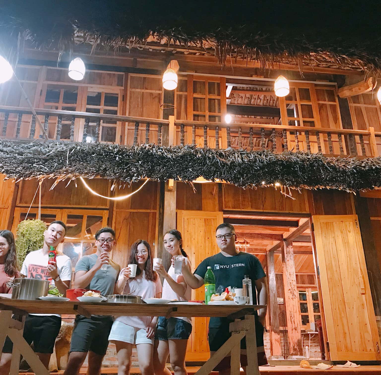 hoat dong tai thung rech house homestay hoa binh