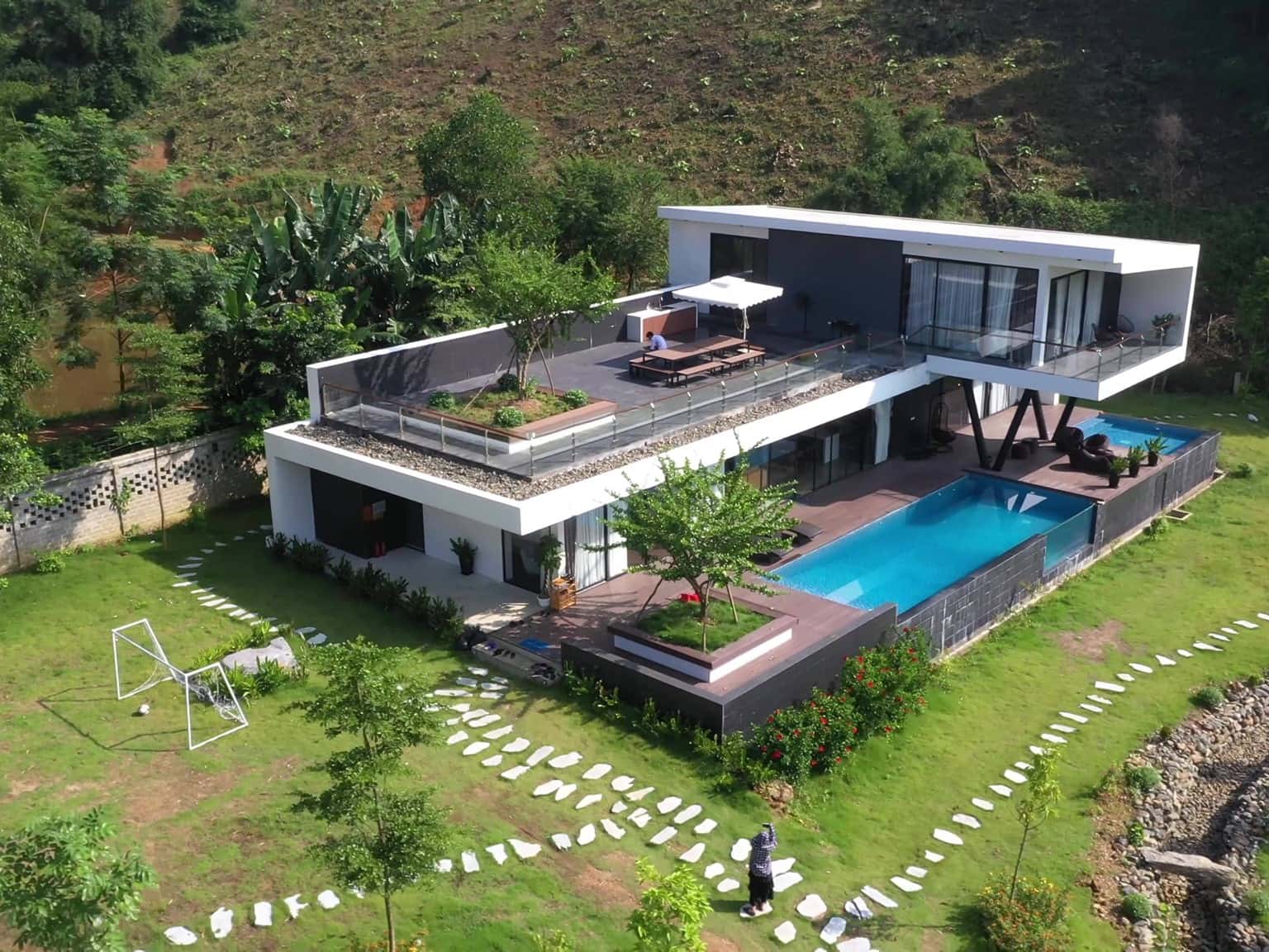 L'Plus Mansion Kim Bôi - Villa tắm khoáng nóng có một không hai gần Hà Nội