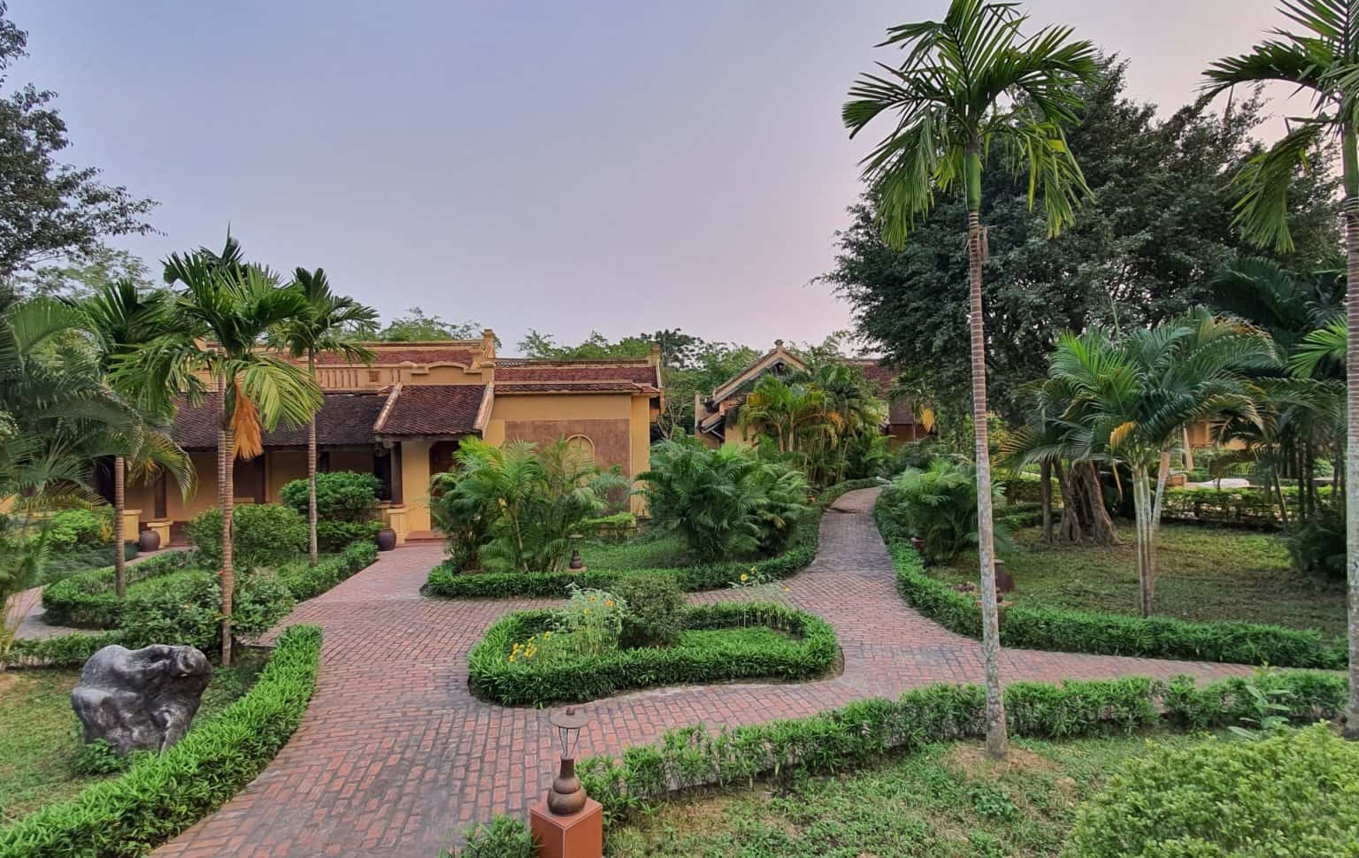 khuon vien emeralda ninh binh resort and spa  