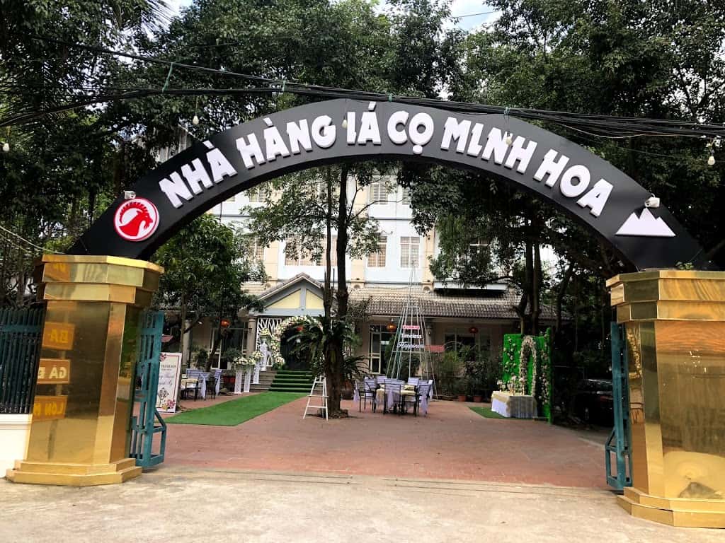 nha hang la co minh hoa ba vi ha noi