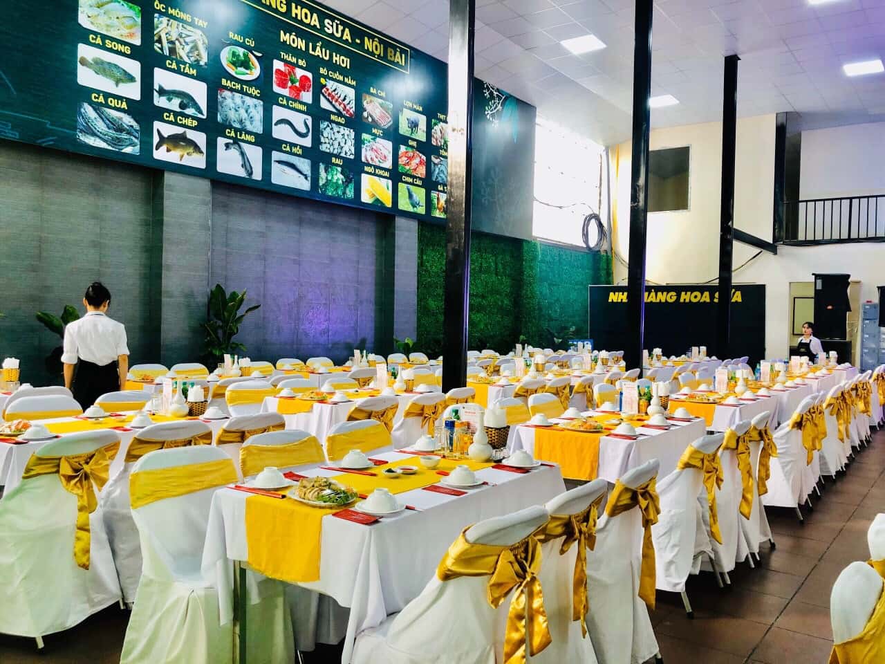 nha hang hoa sua noi bai soc son 