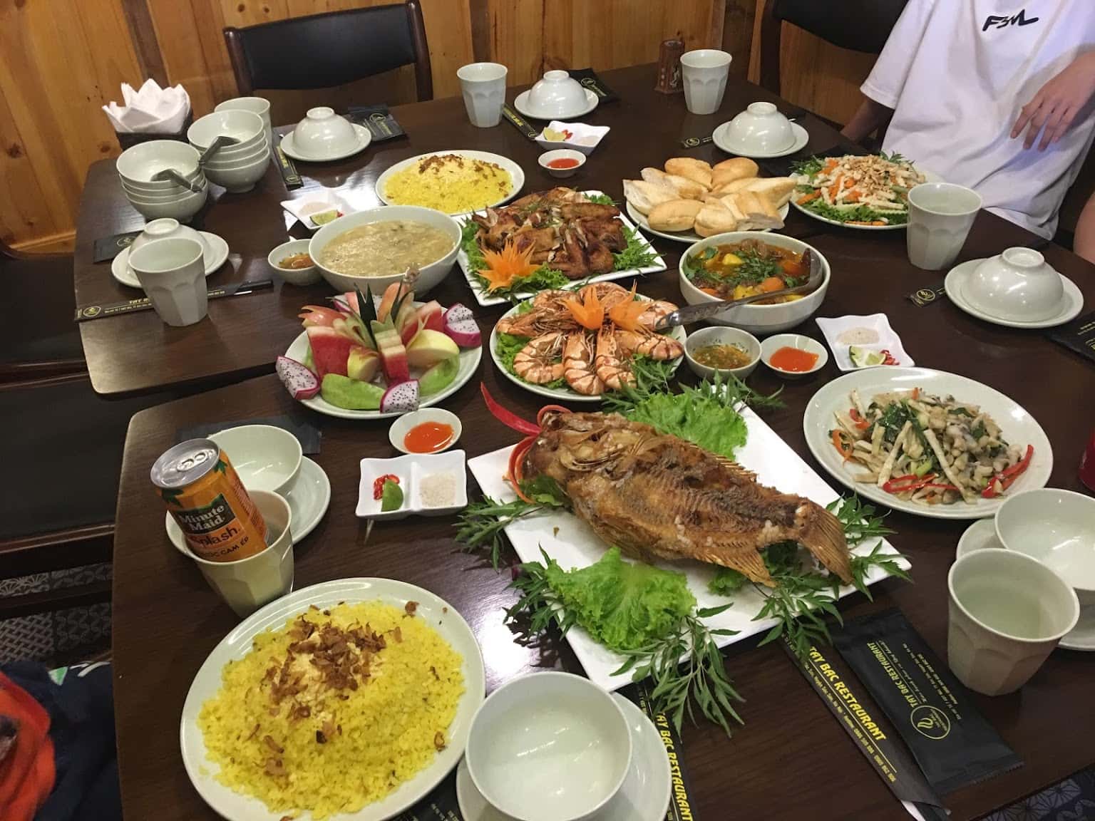 nha hang tay bac soc son
