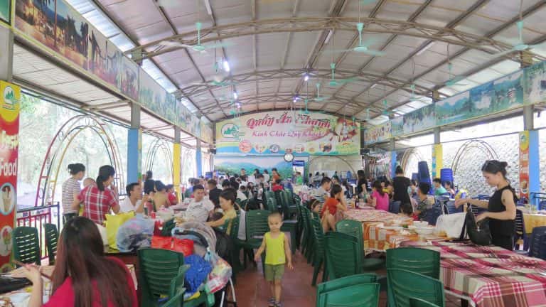 nha hang khu du lich ao vua ba vi
