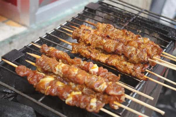 thit lon doi xien nuong tam dao
