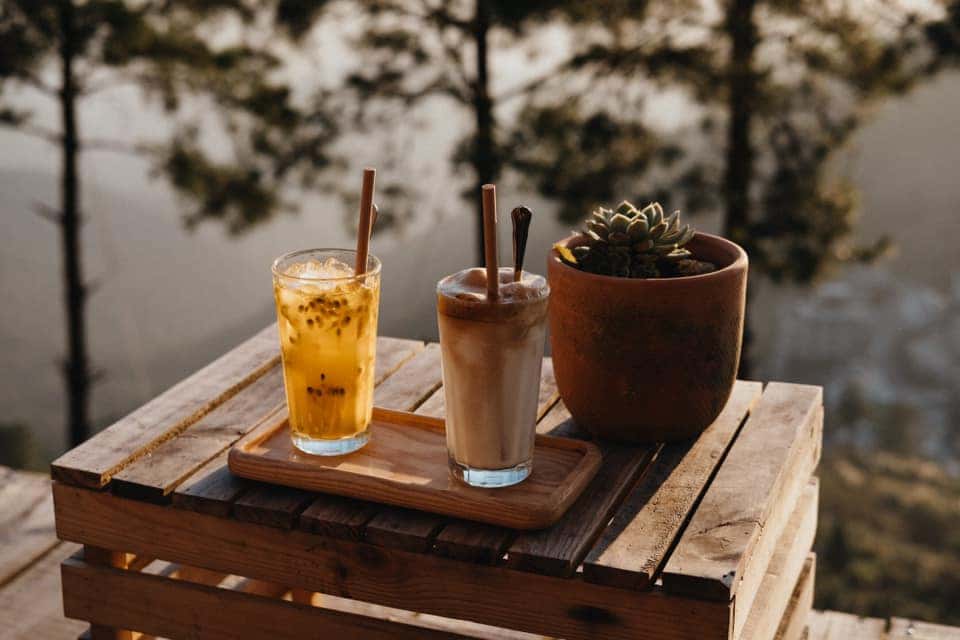 tiem cafe co la tam dao