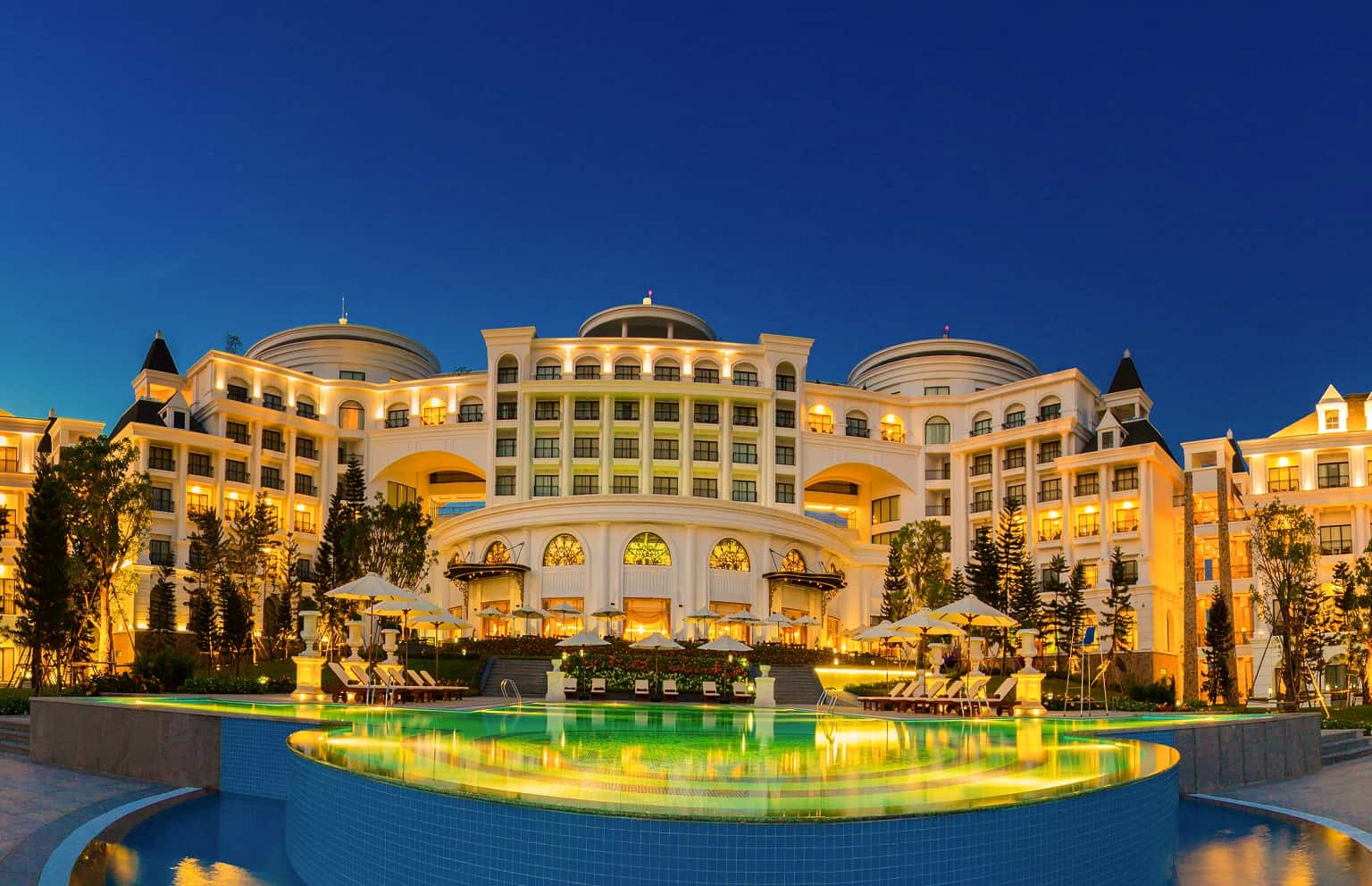 Vinpearl Resort & Spa Hạ Long - Lâu đài giữa biển lớn nhất Việt Nam