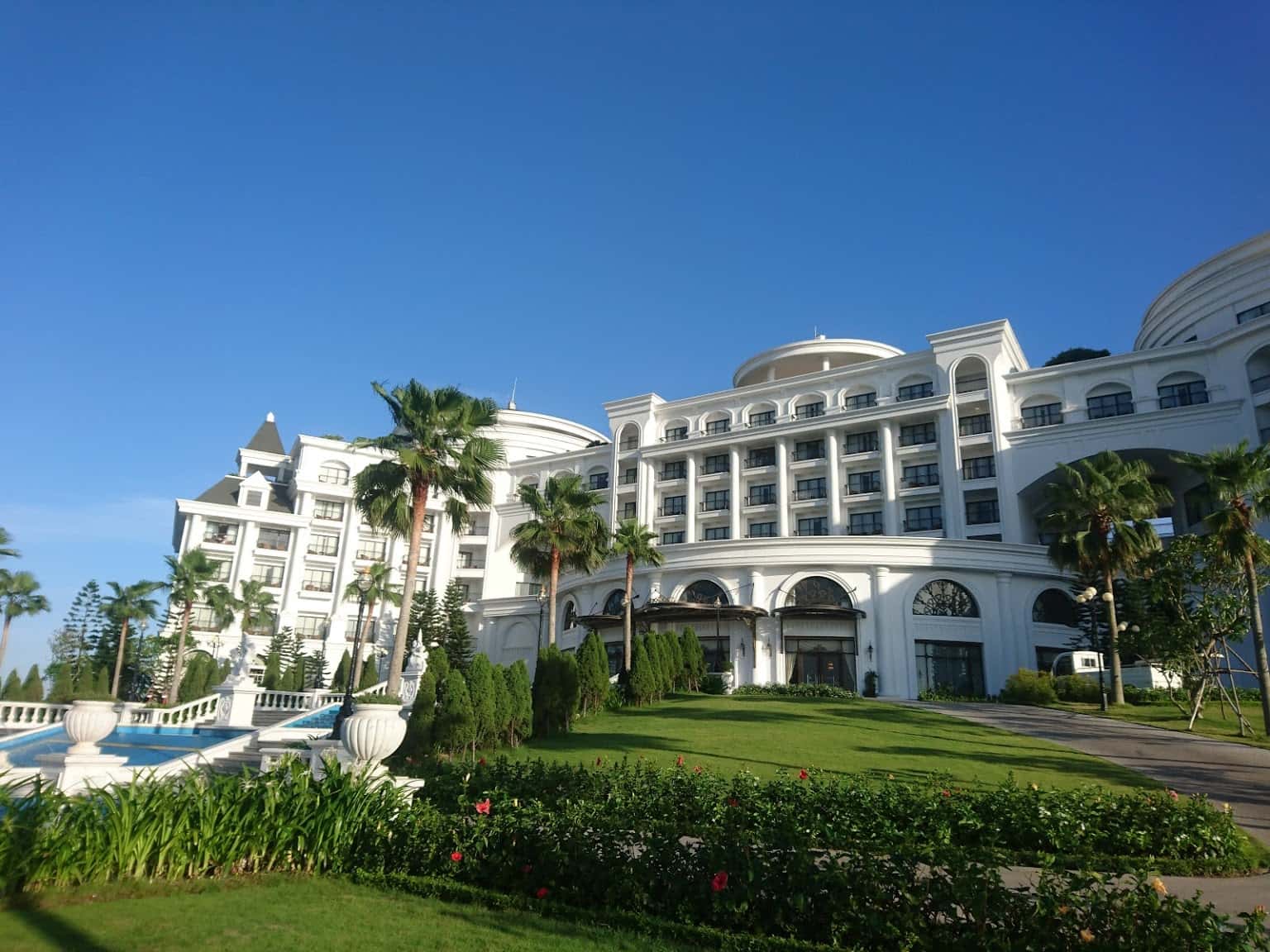 khong gian vinpearl resort spa ha long 