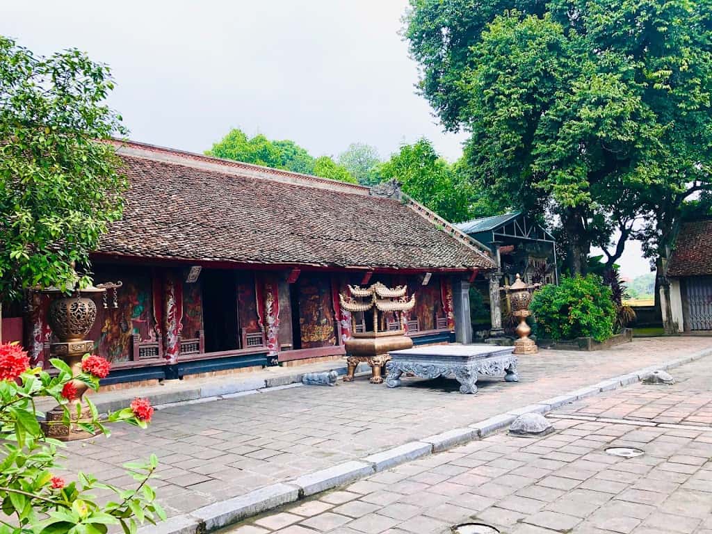 den tho thanh nguyen chua bai dinh ninh binh