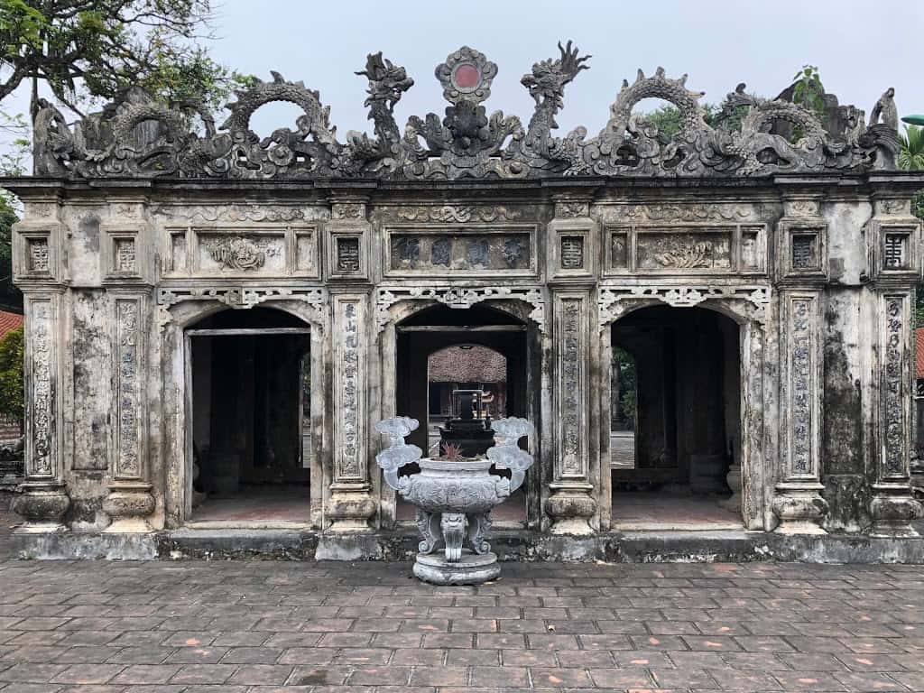 den tho thanh nguyen chua bai dinh ninh binh