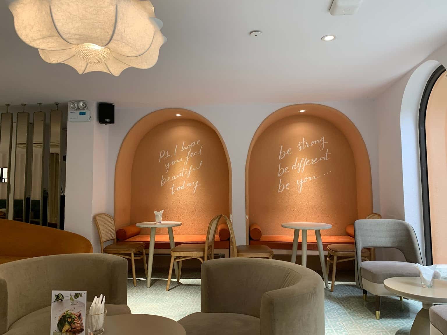 Top 11 quán cafe sống ảo cực xịn sò tại quận Ba Đình