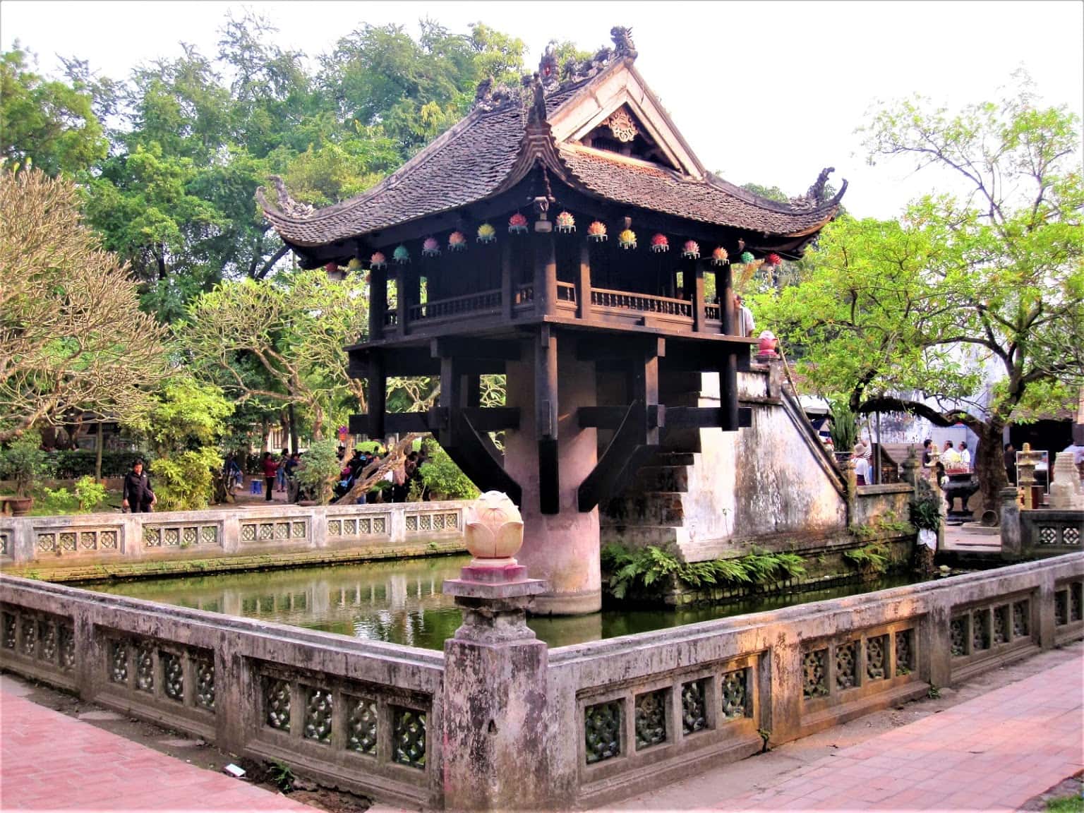 chua mot cot dia diem du lich ba dinh ha noi
