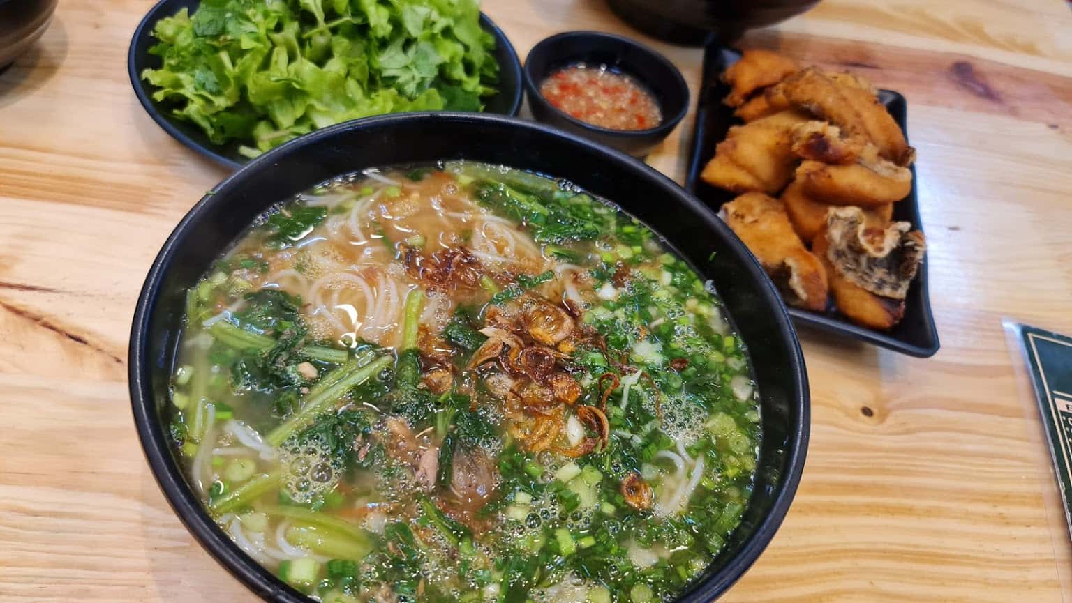 Mê như điếu đổ với top 11 quán bún cá thơm ngon nức tiếng tại Hà Nội