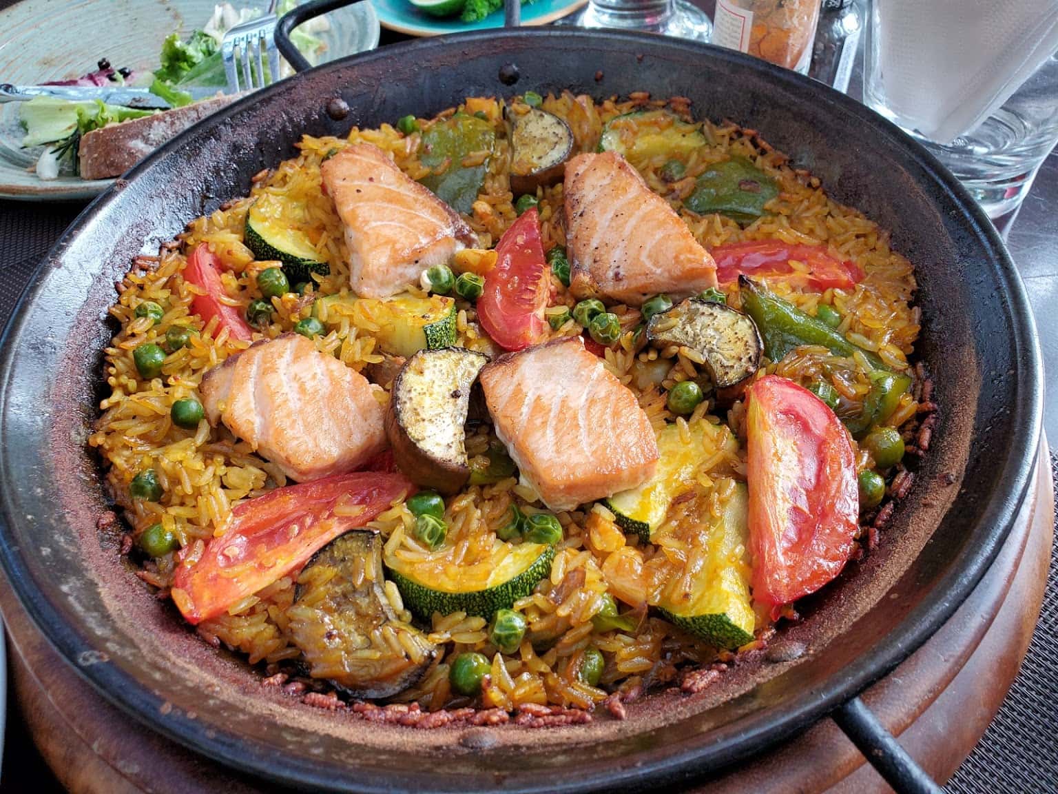 Top 12 nhà hàng Âu nổi tiếng quận Tây Hồ, Hà Nội