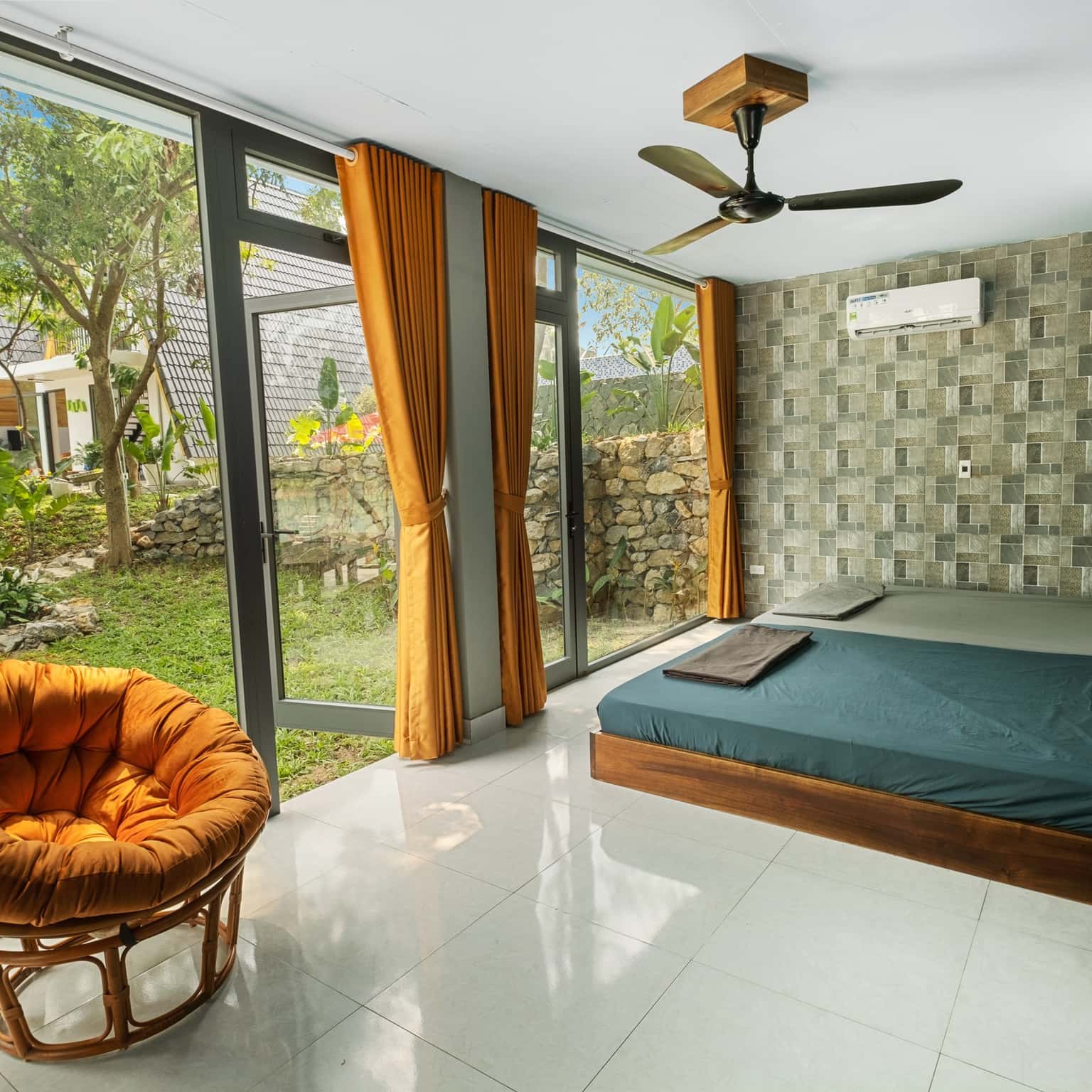 phong ngu ho tren nui gieng homestay hoa binh 