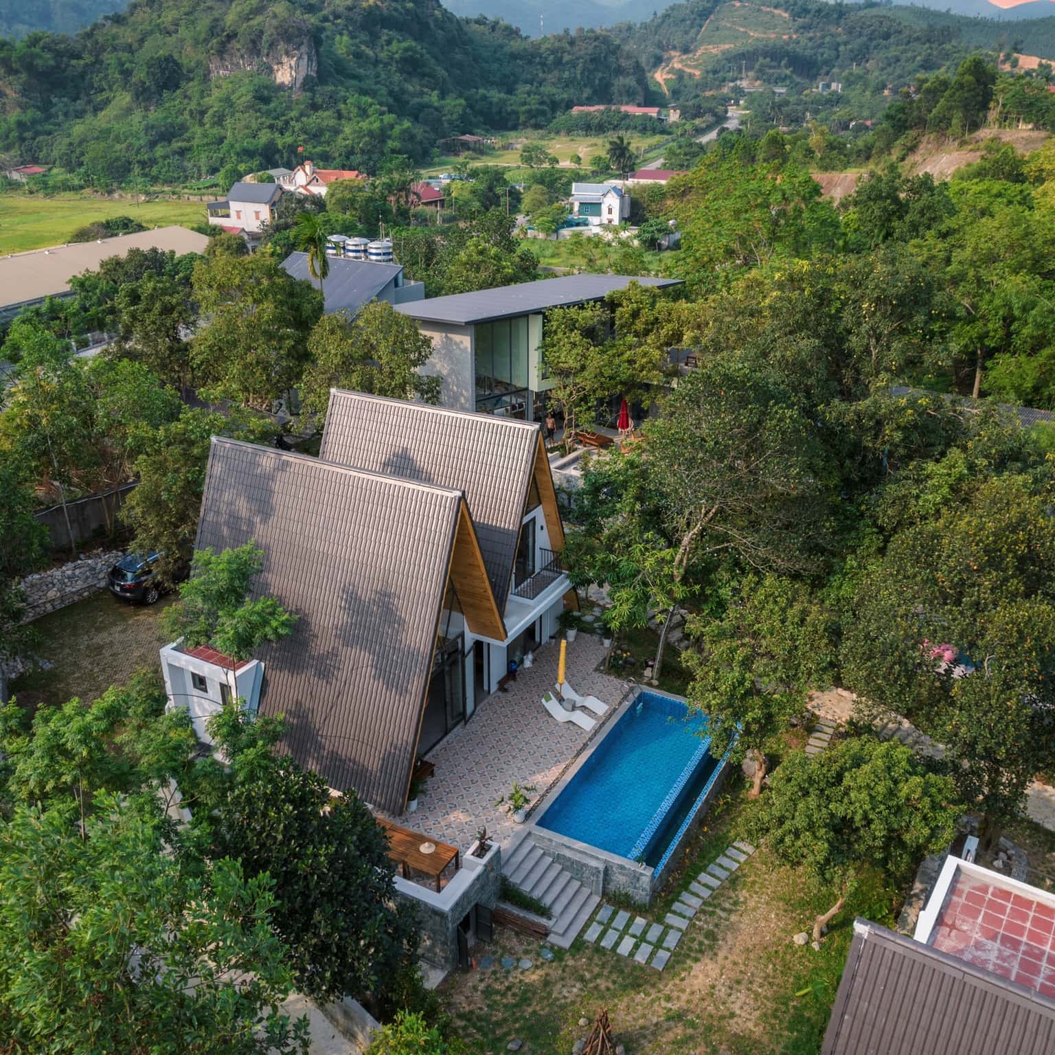 khuon vien hilltop lala villas homestay hoa binh 