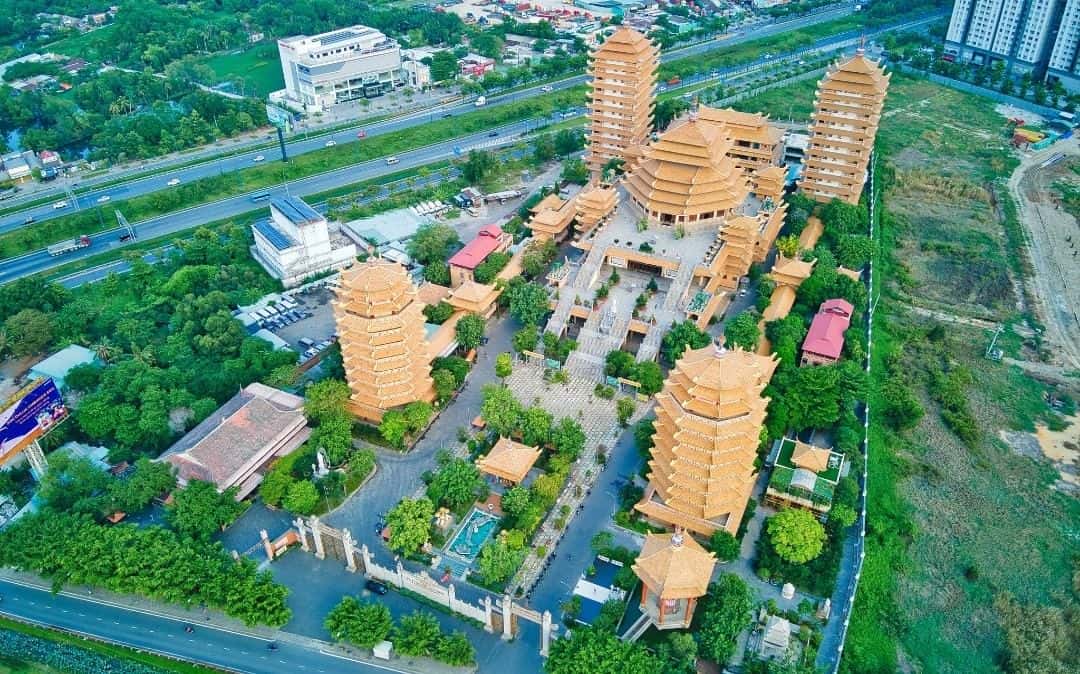 Tham quan Pháp viện Minh Đăng Quang, Sài Gòn