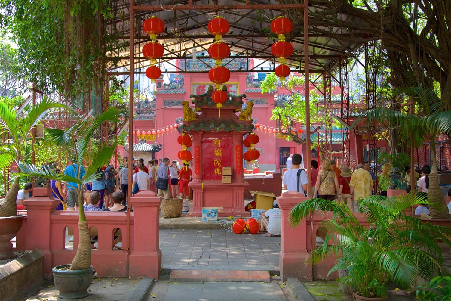 thiet ke cua chua giac lam sai gon 