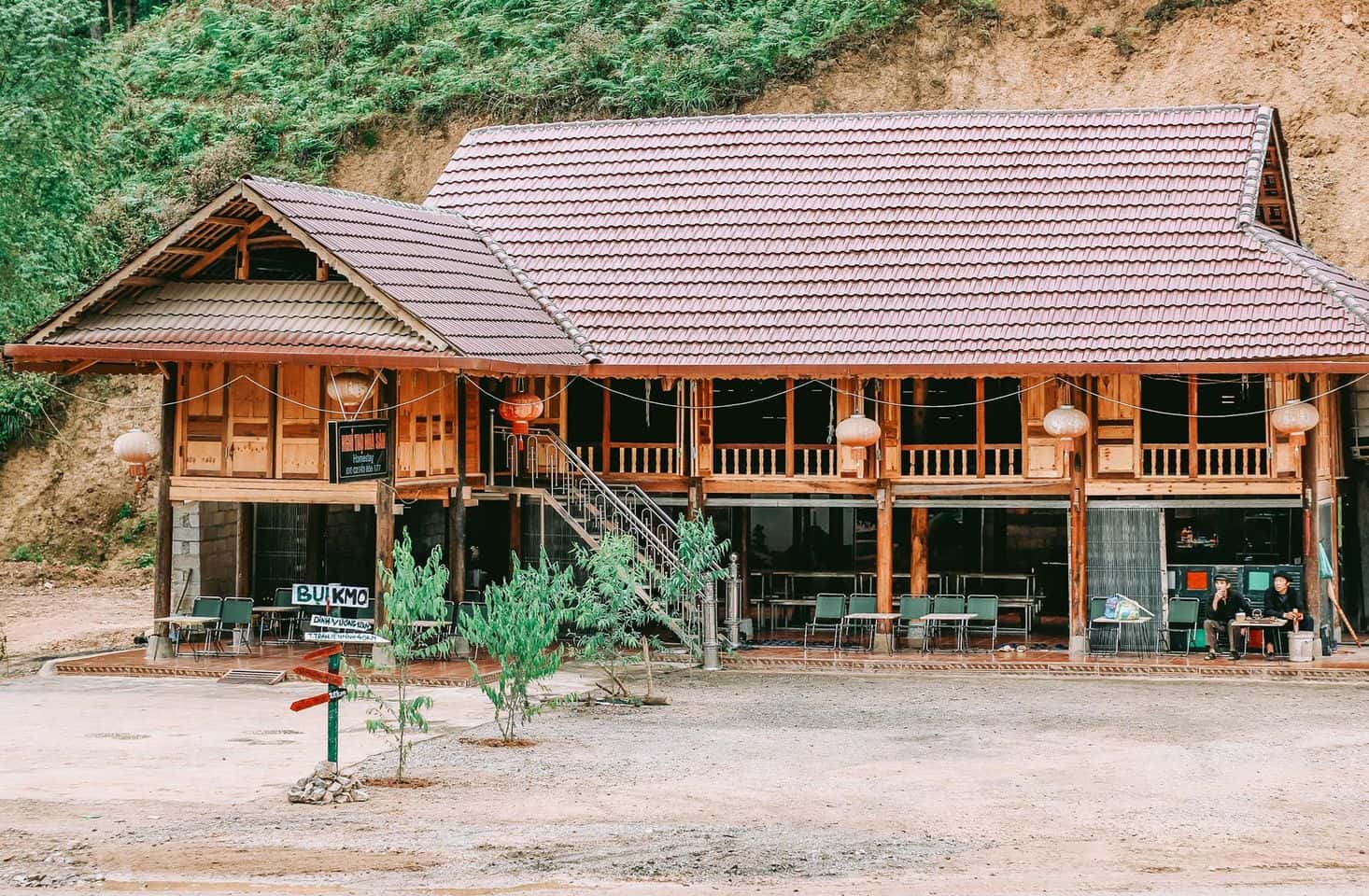 Bụi Homestay Đồng Văn - Căn nhà sàn gỗ mang hương vị của núi