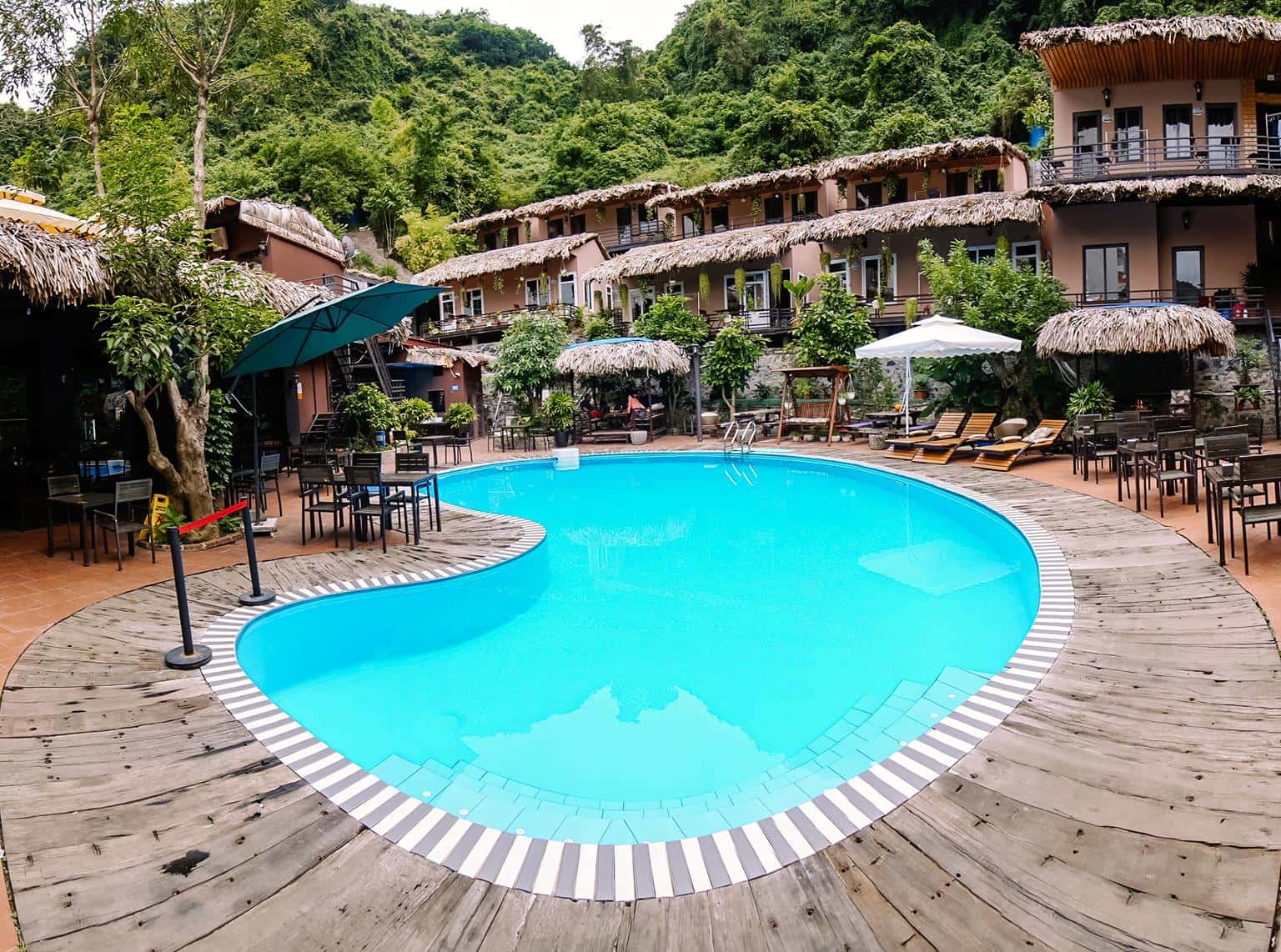Cat Ba Oasis: "Tổ hợp giải trí" có một không hai ở Cát Bà