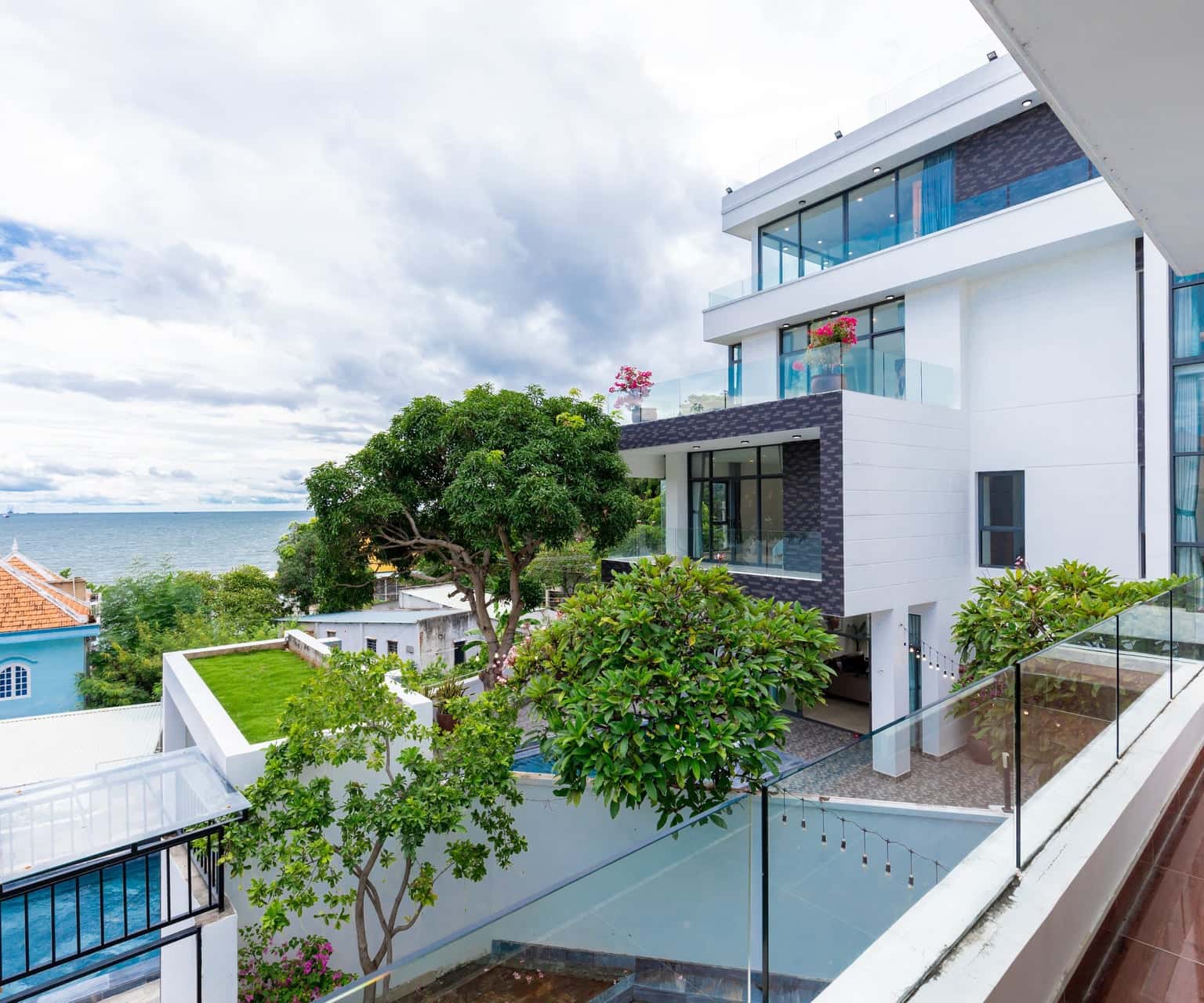 ban cong tran duy 425tp villa vung tau