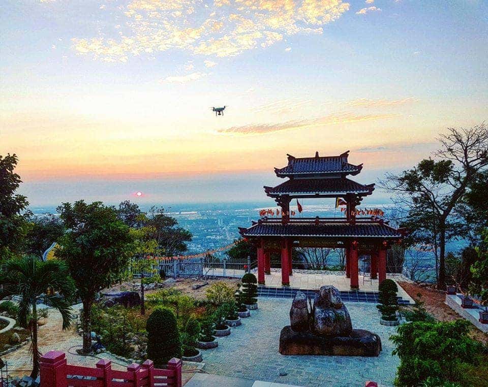 Bất ngờ với thiết kế độc đáo của chùa Linh Sơn Bửu Thiền Tự 
