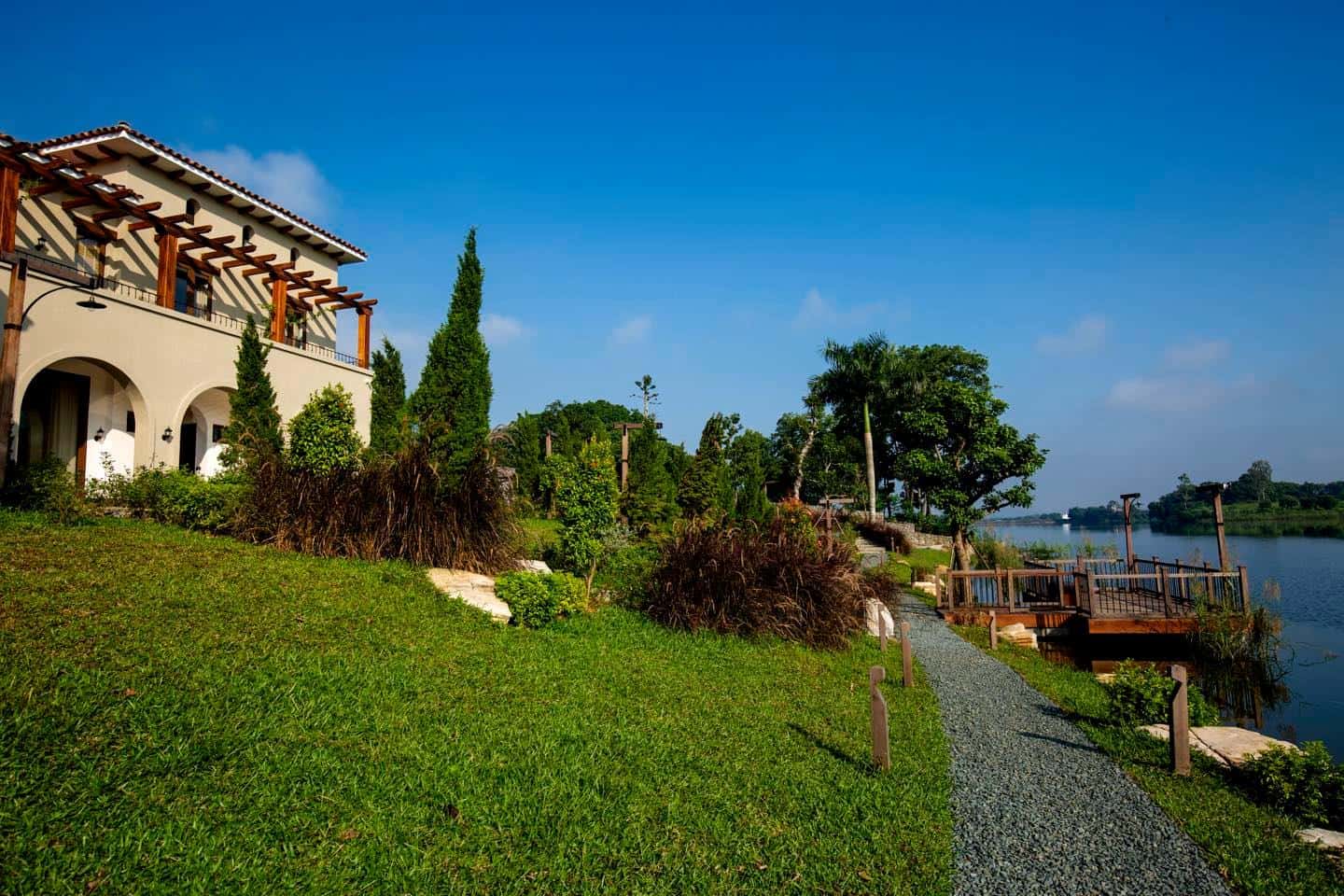 khuon vien candy villa hoa binh