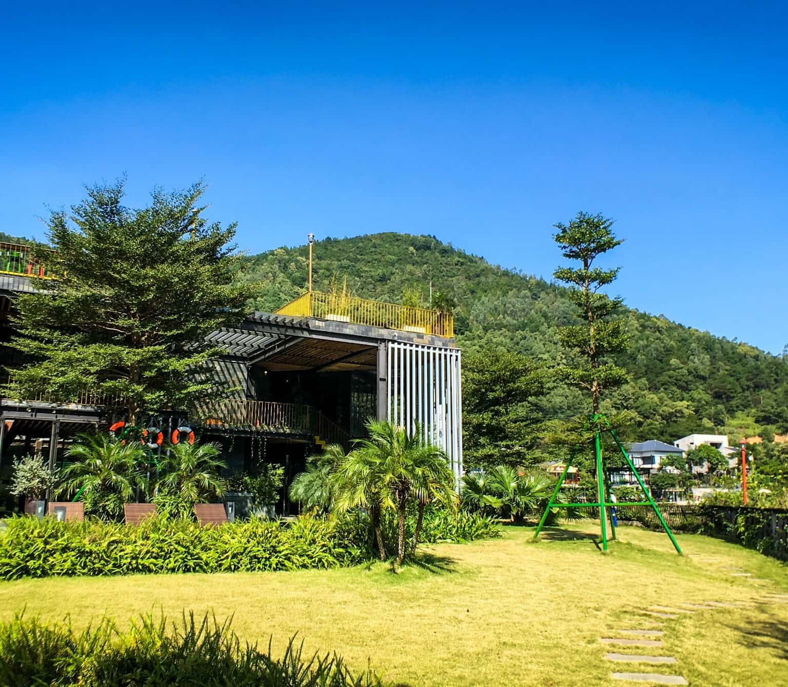 island-house-villa-ho-dong-do-soc-son