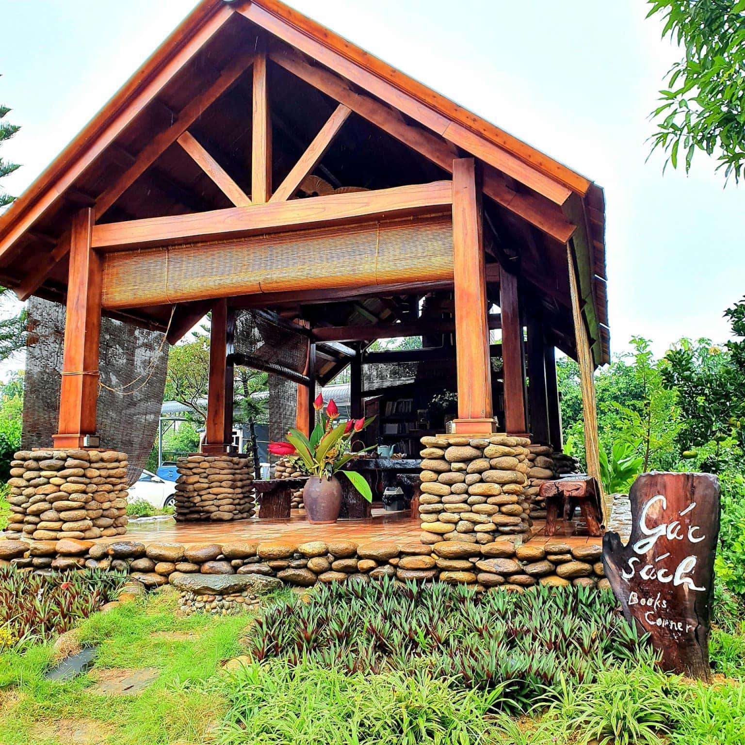 jacaranda lang trong thung ba vi
