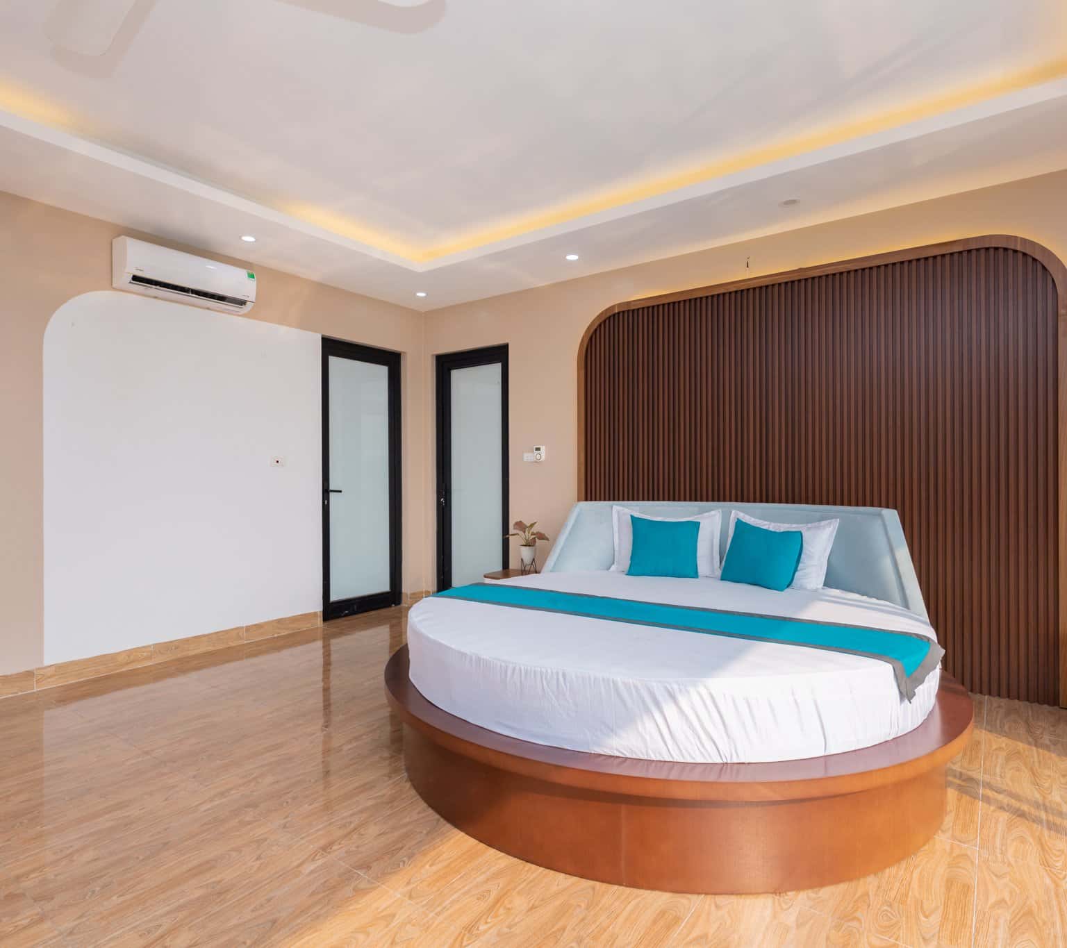 1 double bed bedroom