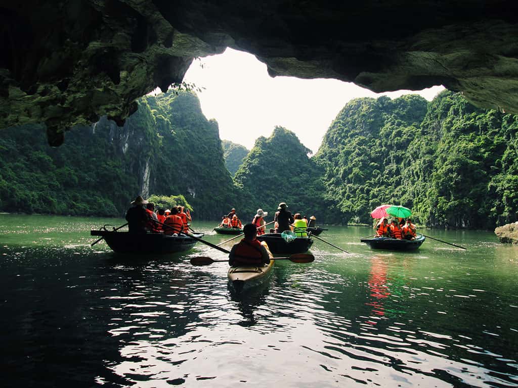 justfly luon cave ha long
