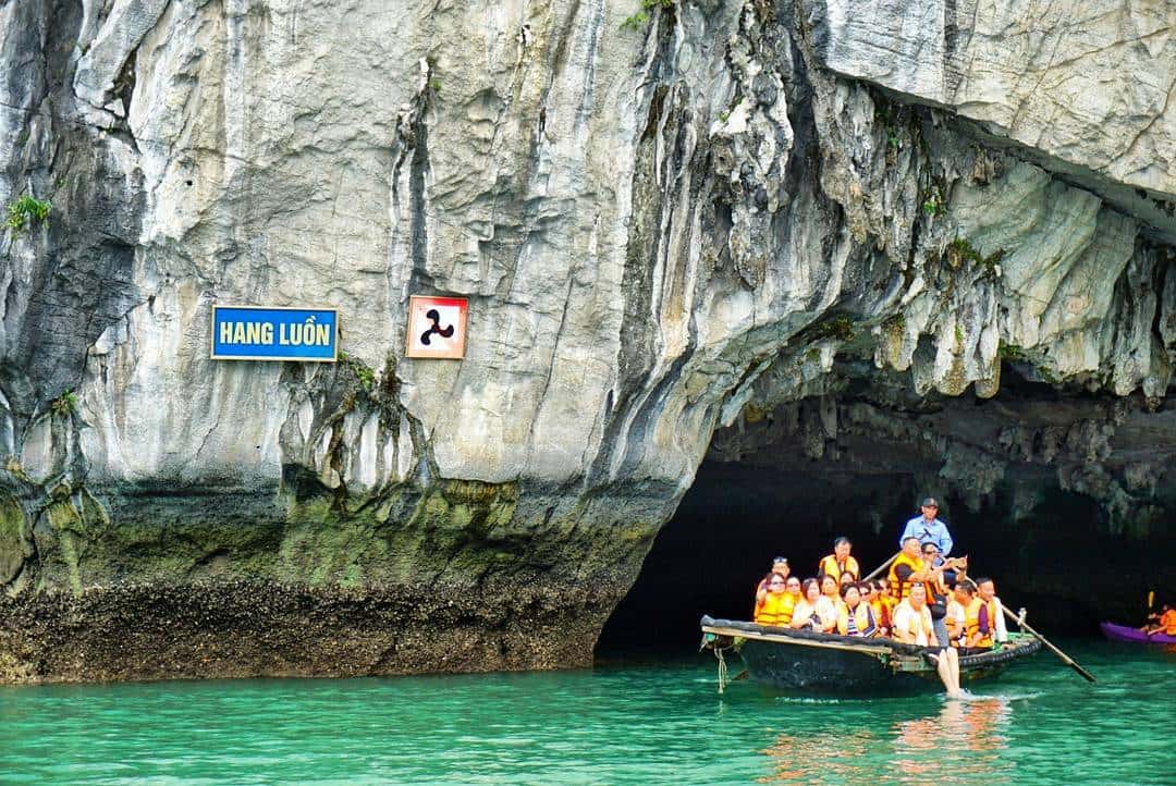 justfly luon cave ha long