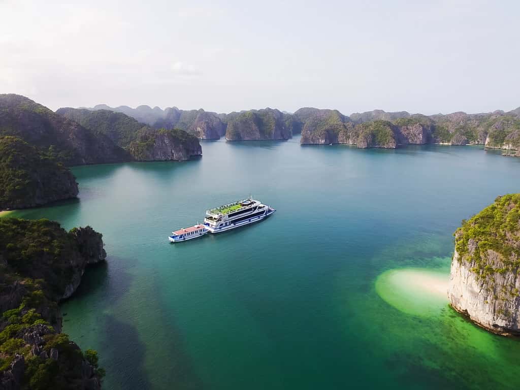 justfly la casta daily cruise ha long