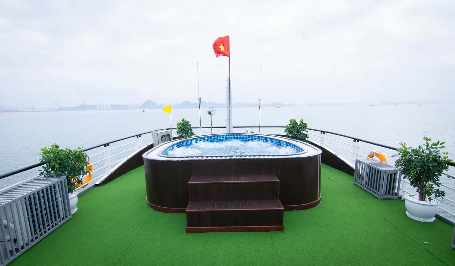 justfly la casta daily cruise ha long
