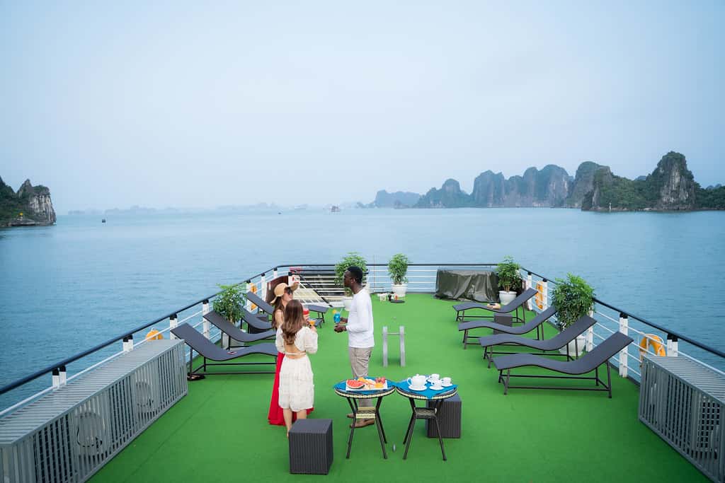 justfly la casta daily cruise ha long