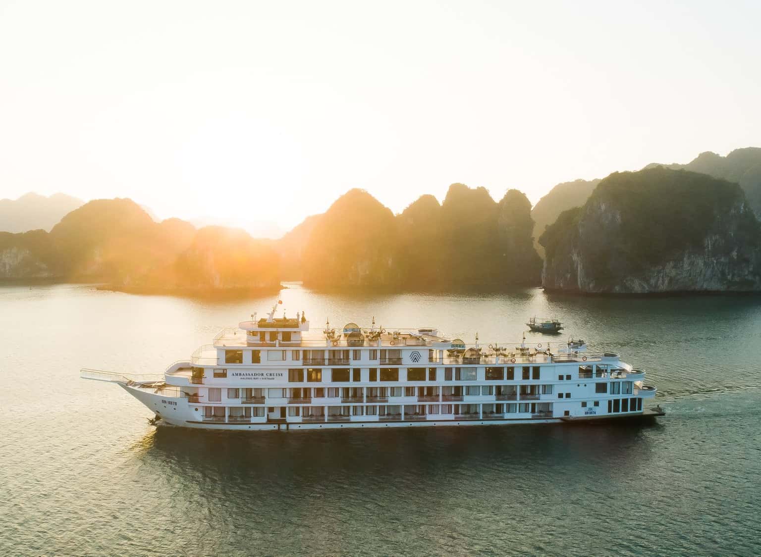 ambassador cruise halong