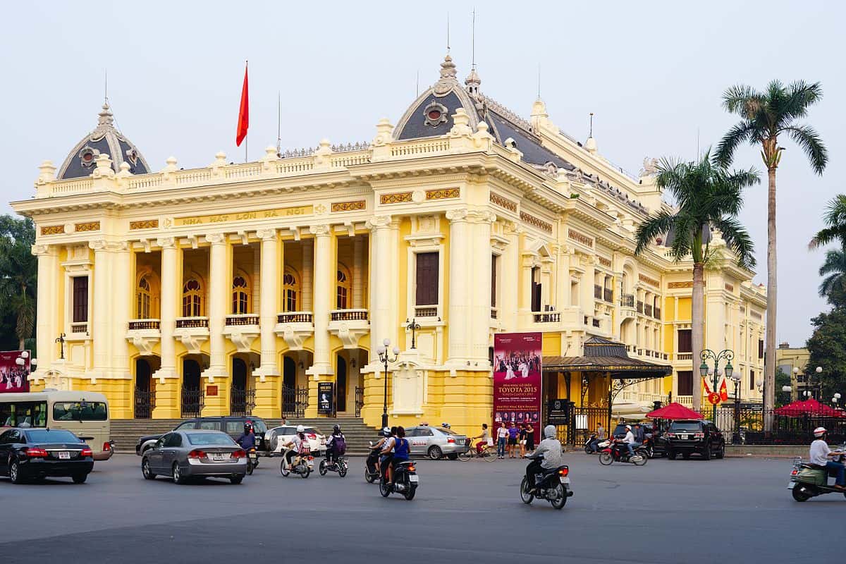 justfly nha hat lon ha noi