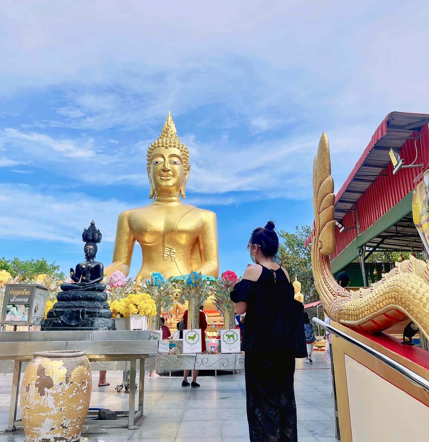 justfly wat phra yai pattaya thailand