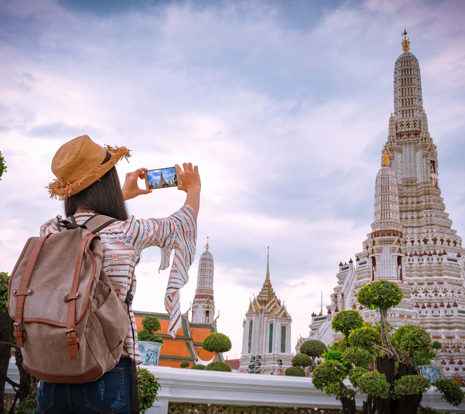 justfly chua wat arun bangkok thailand