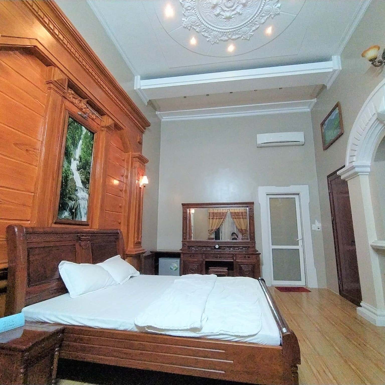 justfly phong nghi tay au thien son