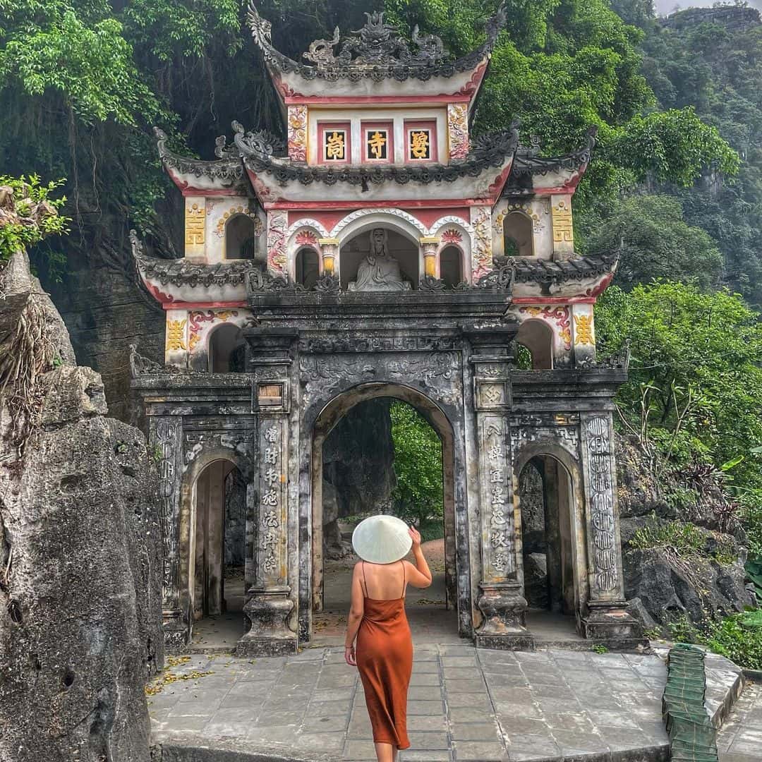 justfly chua bich dong ninh binh