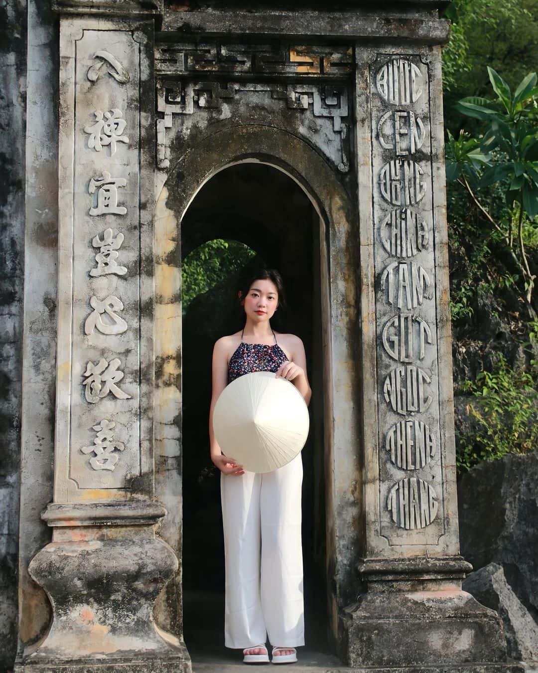 justfly chua bich dong ninh binh