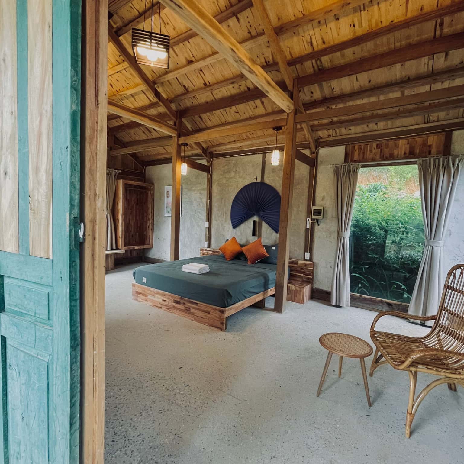 justfly bungalow 1 giuong mura retreat ba vi