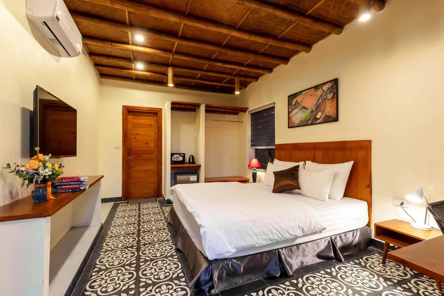 justfly deluxe king tam coc banana bungalow ninh binh
